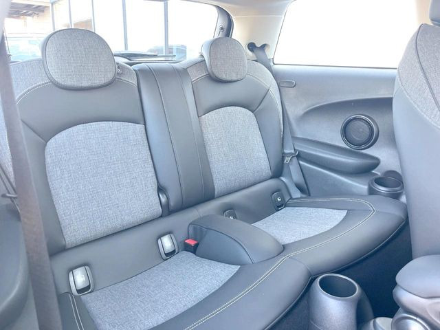 ���㕔���Ȃ��C�ɂȂ�悤�ȃL�Y�E�����ւ��蓙�A�傫�ȃ_���[�W�͂Ȃ��A�ǍD�ȏ�Ԃł��B