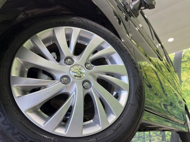 �y����14�C���`�A���~�z�C�[���z�O�ςɃ}�b�`���������A���~�z�C�[���𑕒����Ă���܂��B�e��ЊO�A���~�z�C�[����A�X�^�b�h���X�^�C�����戵�����Ă���܂��B���񂲑��k����������