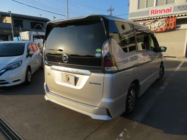 セレナ1.2 e-POWER ハイウェイスターV