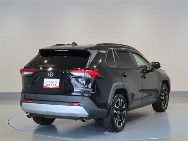 RAV42.0 アドベンチャー 4WD