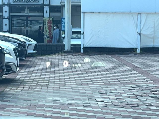 �y�J���[�w�b�h�A�b�v�f�B�X�v���C�z���݂̑��x�⑖�s�����f�W�^���\���ŉ^�]�ȑO���̃K���X�ɓ��e!�J���[�t���Ŏ��F���������A�^�]���ڐ������炳���K�v�ȏ����m�F�ł���̂łƂ��Ă��֗��ň��S!