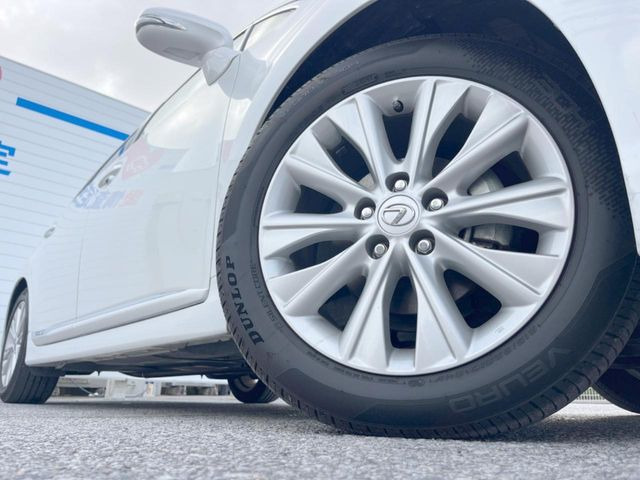 �y�����A���~�z�C�[���z�O�ςɃ}�b�`���������A���~�z�C�[���𑕒����Ă���܂��B�e��ЊO�A���~�z�C�[����A�X�^�b�h���X�^�C�����戵�����Ă���܂��B���񂲑��k����������