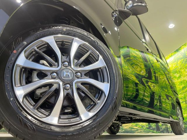 �y����14�C���`�A���~�z�C�[���z�O�ςɃ}�b�`���������A���~�z�C�[���𑕒����Ă���܂��B�e��ЊO�A���~�z�C�[����A�X�^�b�h���X�^�C�����戵�����Ă���܂��B���񂲑��k����������