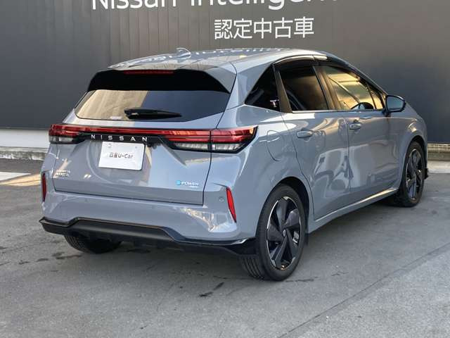 ノートオーラ1.2 G FOUR レザーエディション 4WD
