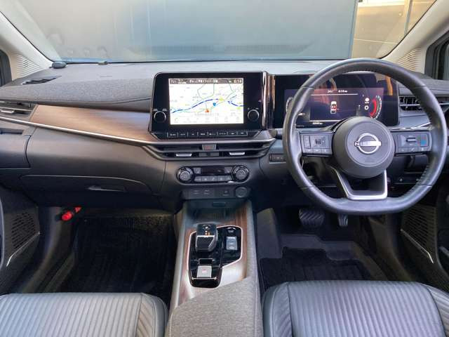ノートオーラ1.2 G FOUR レザーエディション 4WD