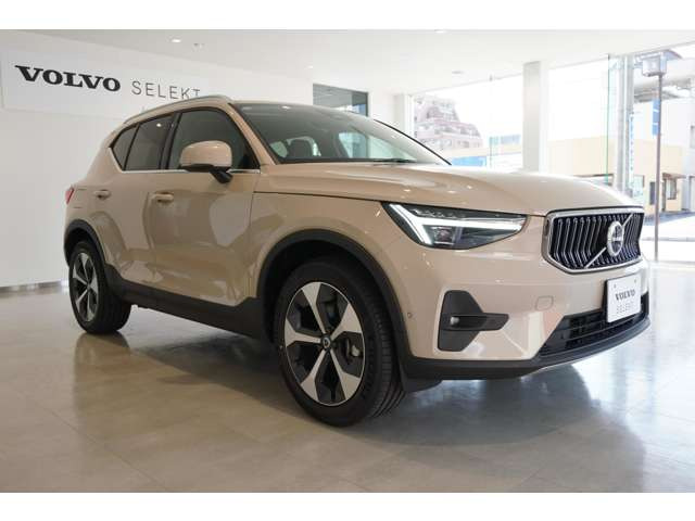 XC40ウルトラ B4 AWD 4WD
