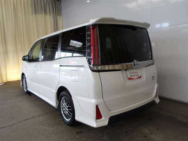 ノア1.8 ハイブリッド Si W×B II