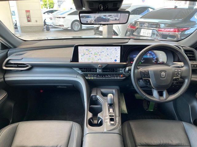 クラウンクロスオーバー2.5 G アドバンスト レザー パッケージ E-Four 4WD