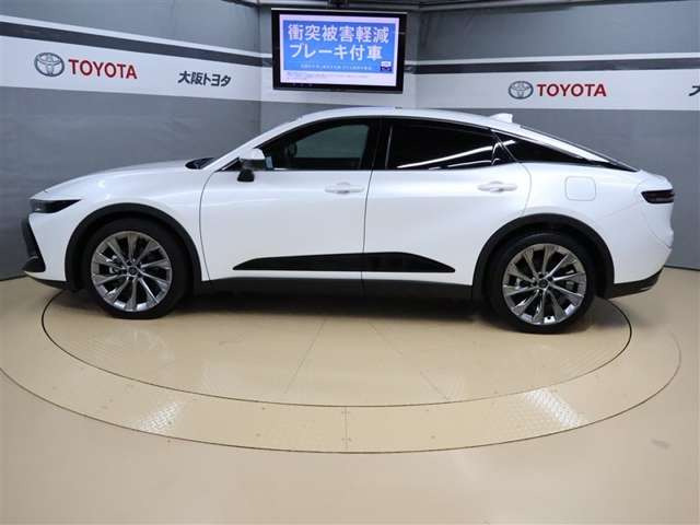 クラウンクロスオーバー2.5 G アドバンスト レザー パッケージ E-Four 4WD