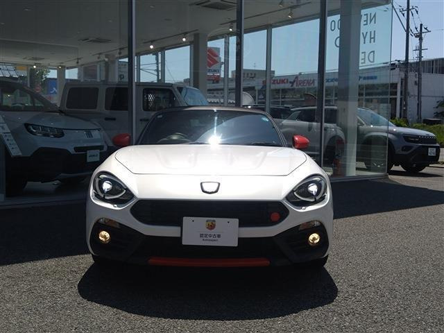 アバルト124スパイダー1.4