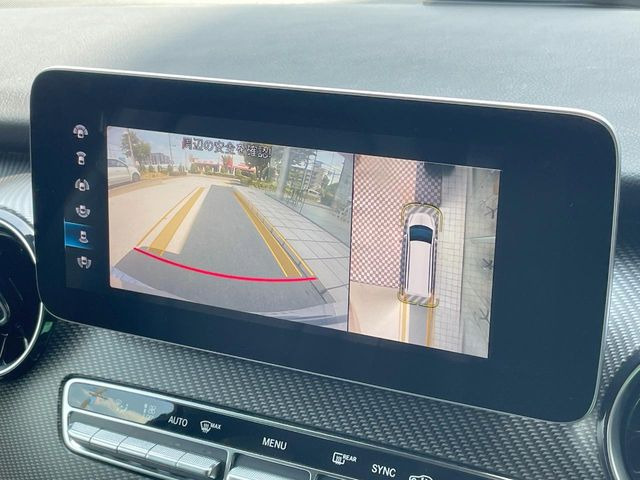 ��360�x�J�����V�X�e��:��p�̃J�����ɂ��A�ォ�猩���낵���悤�Ȏ��_��360�x�N���}�̎��͂��m�F���邱�Ƃ��ł��܂������p�������m�F���₷���A�����ꏊ�ł̐؂�Ԃ��⒓�Ԃ��X���[�Y�ɍs���܂��B