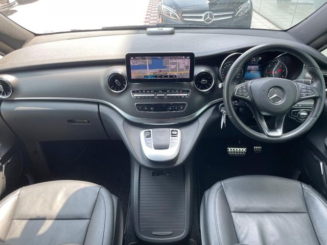 VクラスV220d アバンギャルド ロング AMGライン