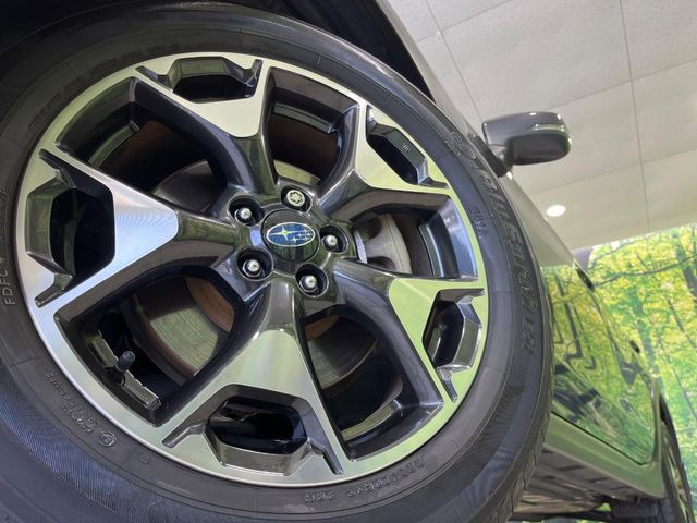 �y����17�C���`�A���~�z�C�[���z�O�ςɃ}�b�`���������A���~�z�C�[���𑕒����Ă���܂��B�e��ЊO�A���~�z�C�[����A�X�^�b�h���X�^�C�����戵�����Ă���܂��B���񂲑��k����������