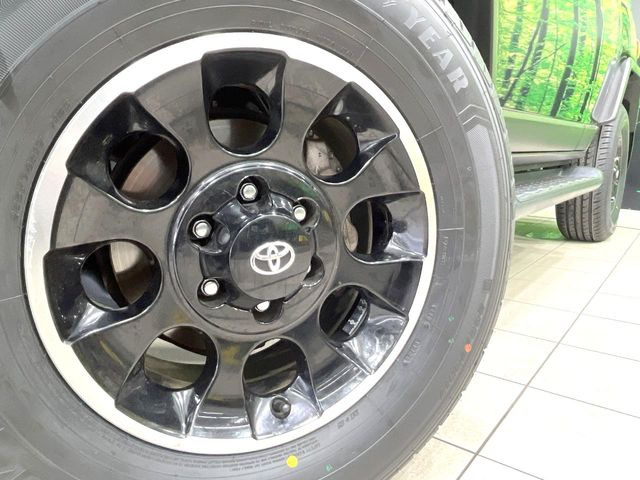 �y�����A���~�z�C�[���z�O�ςɃ}�b�`���������A���~�z�C�[���𑕒����Ă���܂��B�e��ЊO�A���~�z�C�[����A�X�^�b�h���X�^�C�����戵�����Ă���܂��B���񂲑��k����������