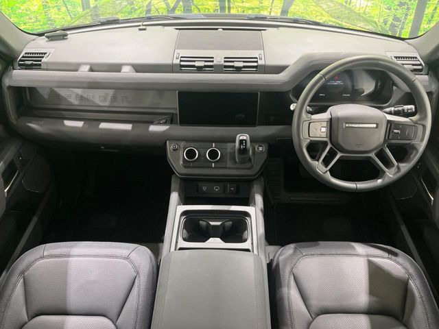 ディフェンダー110 X ダイナミック SE 3.0L D300 ディーゼル 4WD