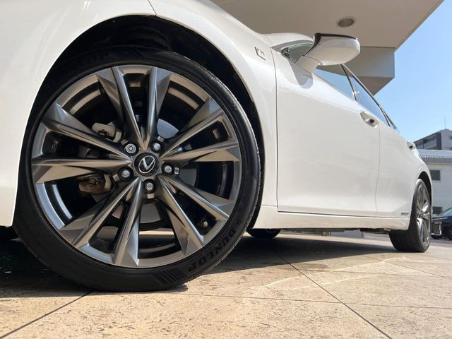 �y����19�C���`�A���~�z�C�[���z�O�ςɃ}�b�`���������A���~�z�C�[���𑕒����Ă���܂��B�e��ЊO�A���~�z�C�[����A�X�^�b�h���X�^�C�����戵�����Ă���܂��B���񂲑��k����������
