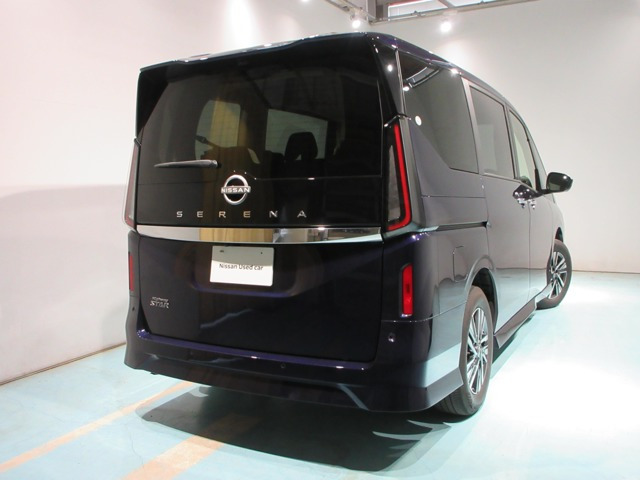 セレナ2.0 ハイウェイスターV 4WD