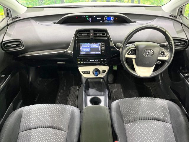 プリウス1.8 S