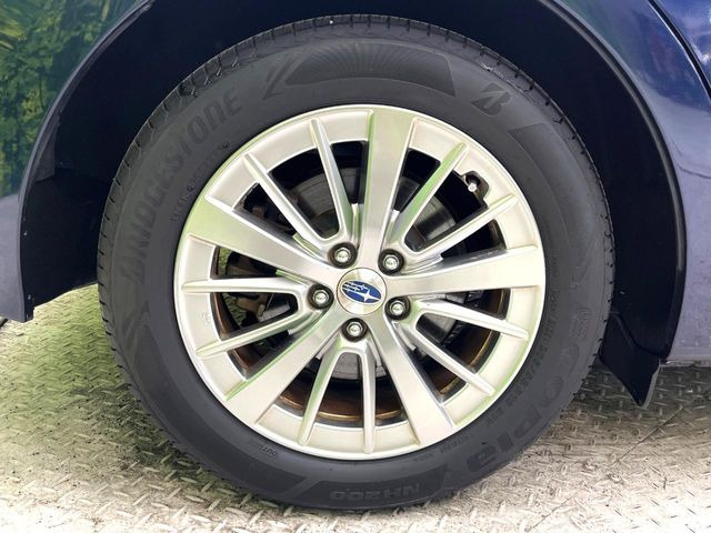�y����16�C���`�A���~�z�C�[���z�O�ςɃ}�b�`���������A���~�z�C�[���𑕒����Ă���܂��B�e��ЊO�A���~�z�C�[����A�X�^�b�h���X�^�C�����戵�����Ă���܂��B���񂲑��k����������