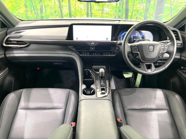 クラウンスポーツ2.5 Z E-Four 4WD