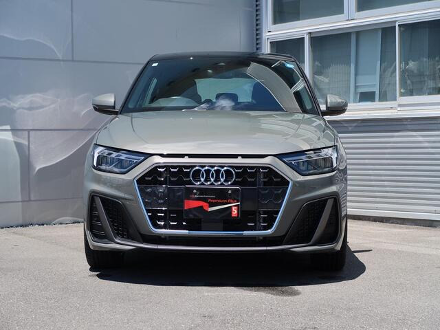 A1スポーツバック25 TFSI Sライン