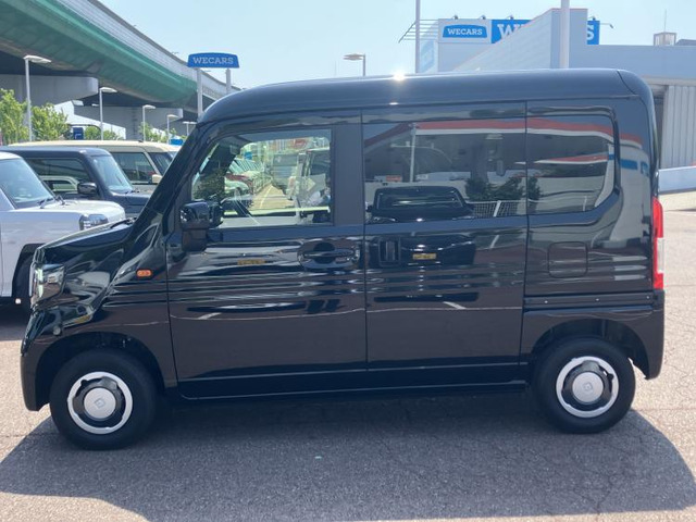 N-VANファン ターボ 4WD