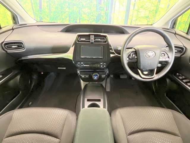 プリウス1.8 S