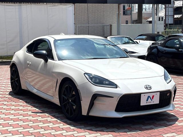 �������x�̃K���X�疌�ŝ����͂������A�㎿�ȃc���E����������B���O����_���J�����؂Ȉ��Ԃ�ی삵�A�F�����E�򉻂�h�~�B�u�e�X�v���b�V���R�[�g�v�A�u�e�v���~�b�T�R�[�g�v���炨�I�т��������܂��B