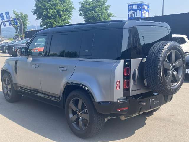 ディフェンダー110 X ダイナミック HSE 3.0L D300 ディーゼル 4WD