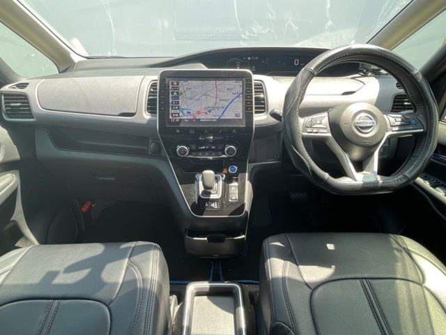 セレナ1.2 e-POWER ハイウェイスターV