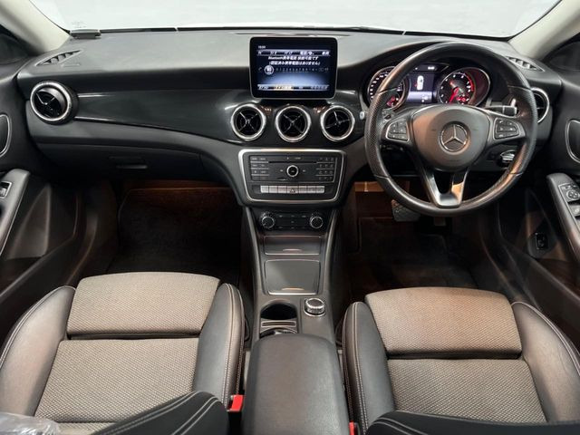 CLAシューティングブレークCLA180 AMGスタイル
