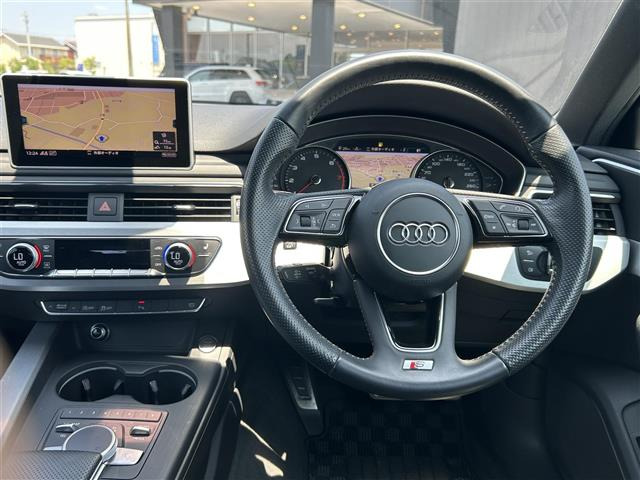 A42.0 TFSI クワトロ スポーツ Sラインパッケージ 4WD