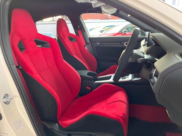 �y��p�X�|�[�c�V�[�g�z�z�[���h���ɗD��A�J�[�u���̑̂������}�����Ă���܂��B�܂��A�̂Ƀt�B�b�g���邩�獘��w�������ɂ����A�����O�h���C�u�⍂�����s�ł����K�ɂ��߂������������܂���