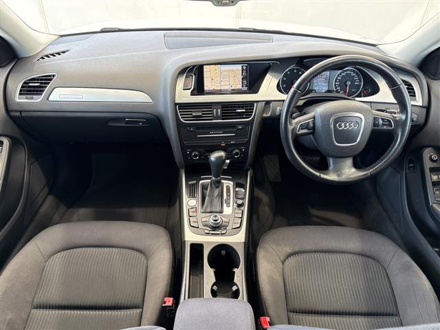 A42.0 TFSI クワトロ 4WD