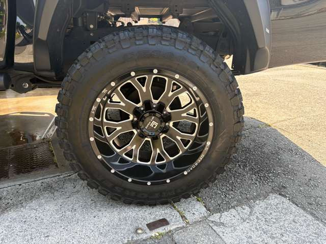 LC OFF-ROAD�z�C�[�� (35&times;12.50R20)