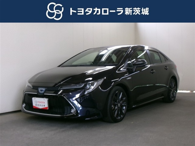 カローラ1.8 ハイブリッド W×B