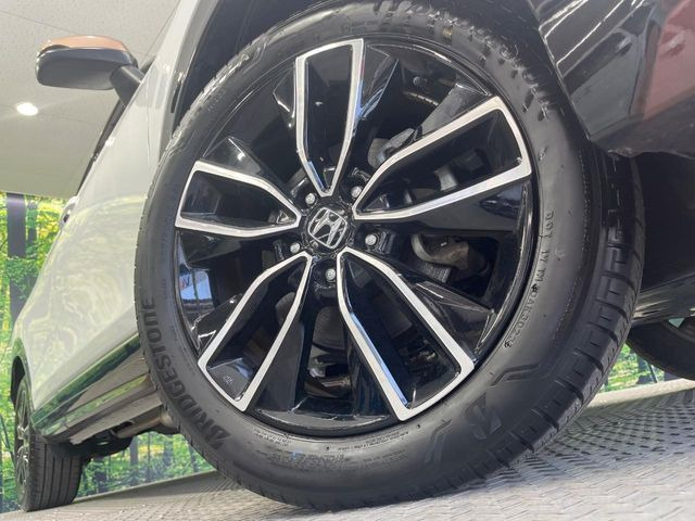 �y����18�C���`�A���~�z�C�[���z�O�ςɃ}�b�`���������A���~�z�C�[���𑕒����Ă���܂��B�e��ЊO�A���~�z�C�[����A�X�^�b�h���X�^�C�����戵�����Ă���܂��B���񂲑��k����������