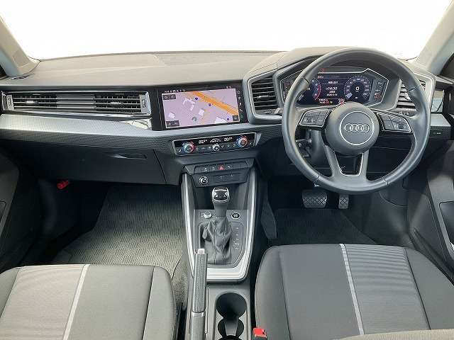 A1スポーツバック25 TFSI アドバンスド