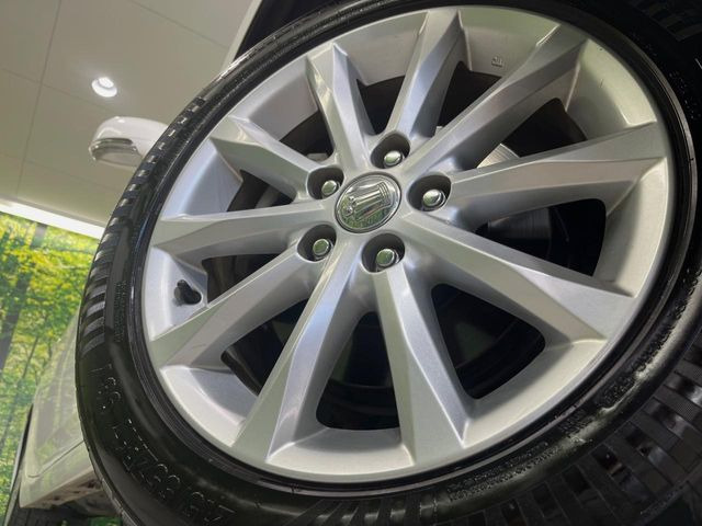 �y����17�C���`�A���~�z�C�[���z�O�ςɃ}�b�`���������A���~�z�C�[���𑕒����Ă���܂��B�e��ЊO�A���~�z�C�[����A�X�^�b�h���X�^�C�����戵�����Ă���܂��B���񂲑��k����������