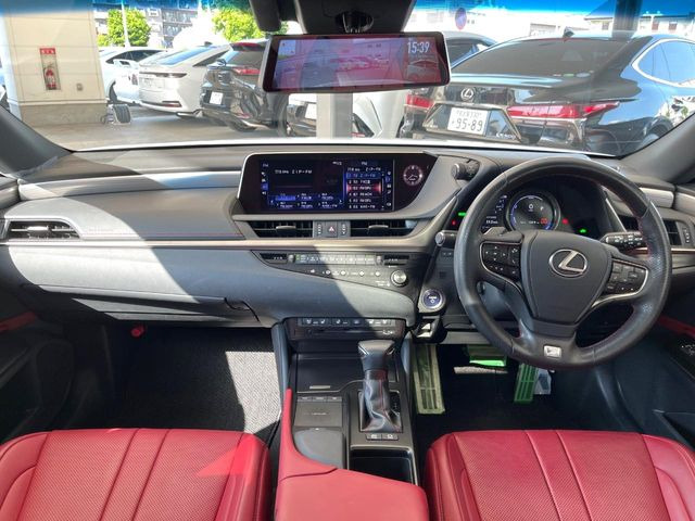 ES300h Fスポーツ