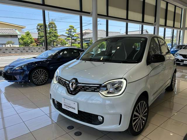 トゥインゴインテンス