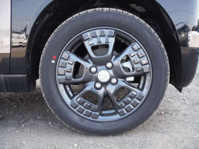 ���X�͔N�����x�ƂȂ��Ă���܂��B�c�Ǝ��Ԃ�10:00�`19:00�ł��B