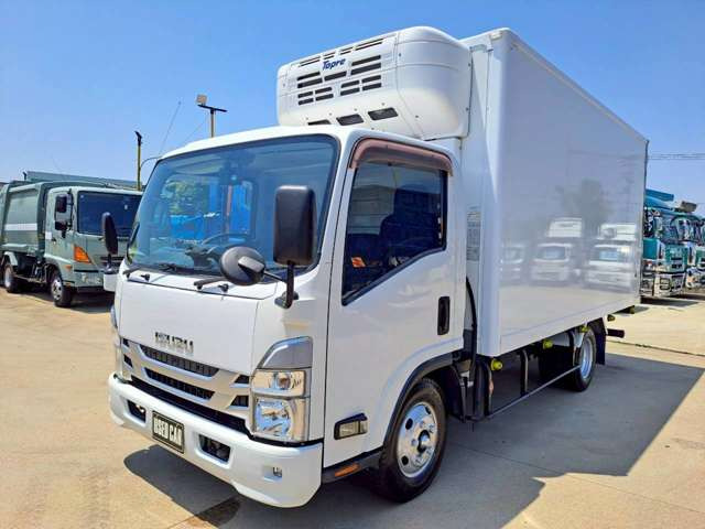 エルフ冷蔵冷凍車