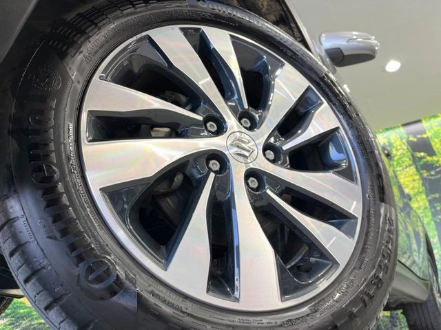 �y����17�C���`�A���~�z�C�[���z�O�ςɃ}�b�`���������A���~�z�C�[���𑕒����Ă���܂��B�e��ЊO�A���~�z�C�[����A�X�^�b�h���X�^�C�����戵�����Ă���܂��B���񂲑��k����������