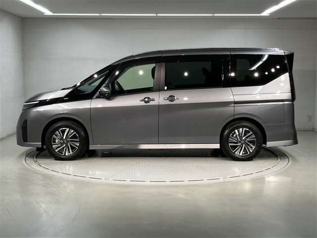 セレナ1.4 e-POWER ハイウェイスターV ステップタイプ