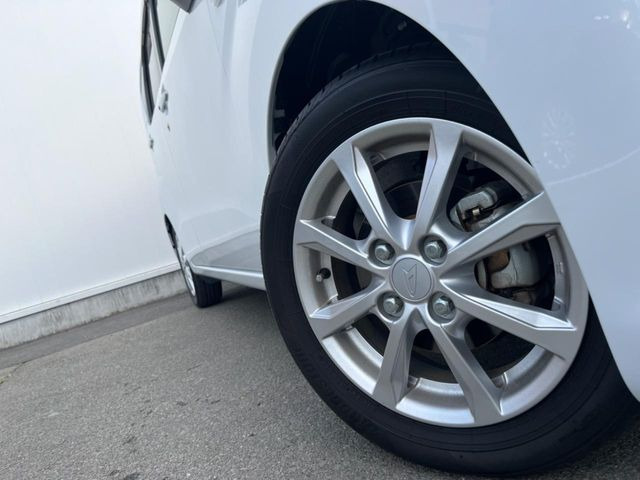 �y����14�C���`�A���~�z�C�[���z�O�ςɃ}�b�`���������A���~�z�C�[���𑕒����Ă���܂��B�e��ЊO�A���~�z�C�[����A�X�^�b�h���X�^�C�����戵�����Ă���܂��B���񂲑��k����������