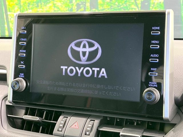�y9�C���` �f�B�X�v���C�I�[�f�B�I�z���ʂ̃f�B�X�v���C��AppleCarPlay��AndroidAuto�����p�\�B�傫�ȉ�ʂŃX�}�z�i�r�A�v���������p���������܂���