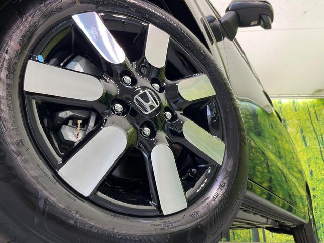 �y����15�C���`�A���~�z�C�[���z�O�ςɃ}�b�`���������A���~�z�C�[���𑕒����Ă���܂��B�e��ЊO�A���~�z�C�[����A�X�^�b�h���X�^�C�����戵�����Ă���܂��B���񂲑��k����������