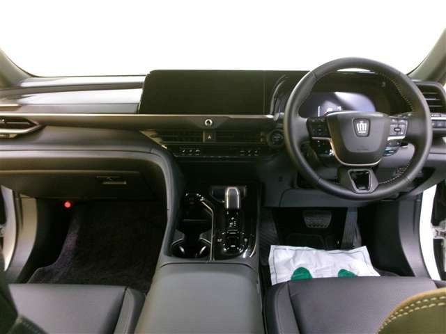 クラウンクロスオーバー2.4 RS E-Four advanced 4WD