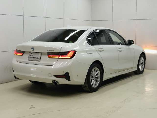 3シリーズセダン320i